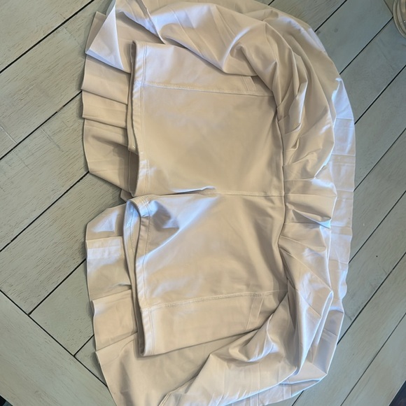 ATHLETA | Levitate/Elevate white tennis skort 
EUC Sz Medium - Picture 3 of 6